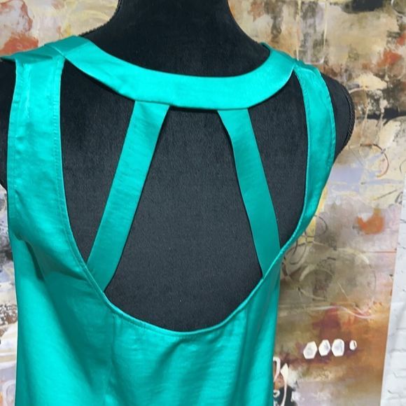 BCBG Silk Emerald Green Caged Back Cami - Picture 10 of 12